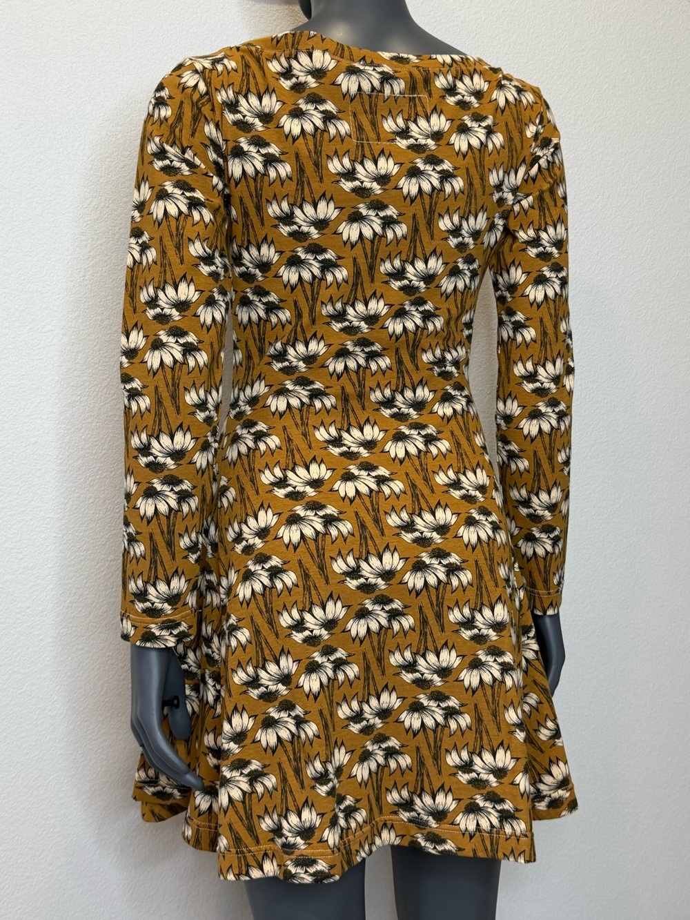 Effie's Heart The Relax Tunic Susan Mustard Floral Long-Sleeve Dress Size S NWT - Picture 7 of 13
